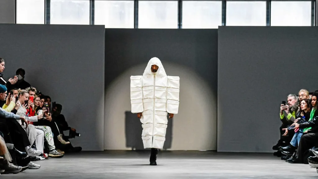 Berlin Fashion Week | DZHUS — photograph 2